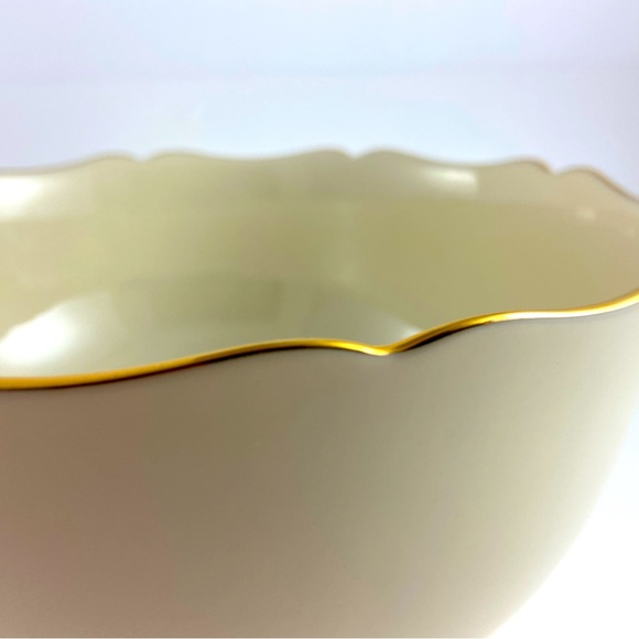 Vintage Lenox Ivory Holiday Large Bowl Scalloped Gold Trim 8" Serving Bowl - Picture 8 of 8